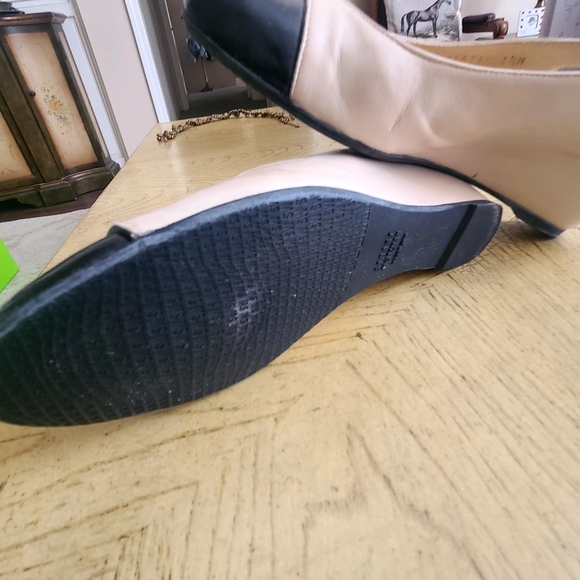 Stuart Weitzman cap toe sling backs - Picture 4 of 4
